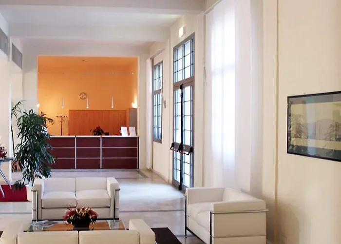 Marina 马里纳－迪拉文纳