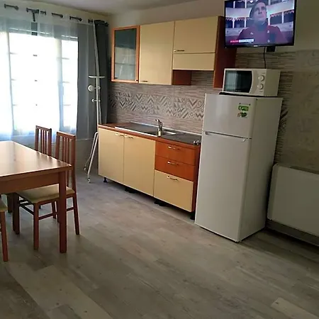 Marina Aparthotel 3*