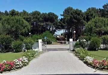 Marina Aparthotel 3*