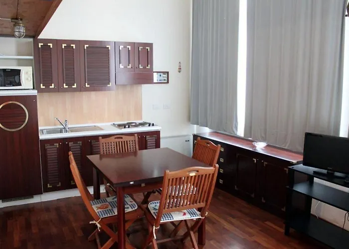 Marina 아파트호텔 마리나디라벤나